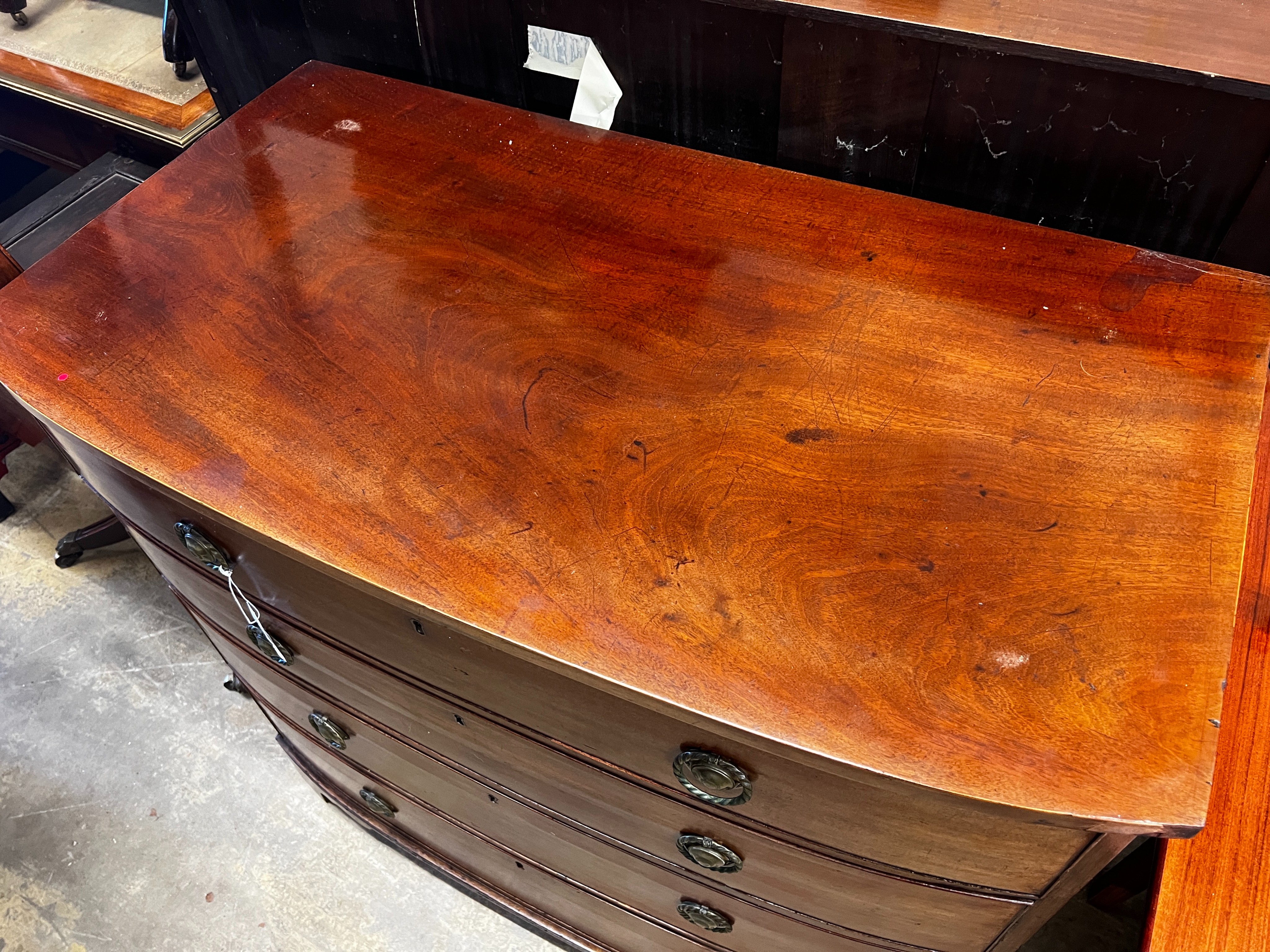 A Regency mahogany bowfront chest, width 102cm, depth 57cm, height 94cm